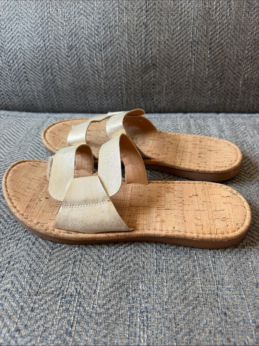 Kork-Ease women's flat slide gold metallic dual-band design Sandals Size: 8M